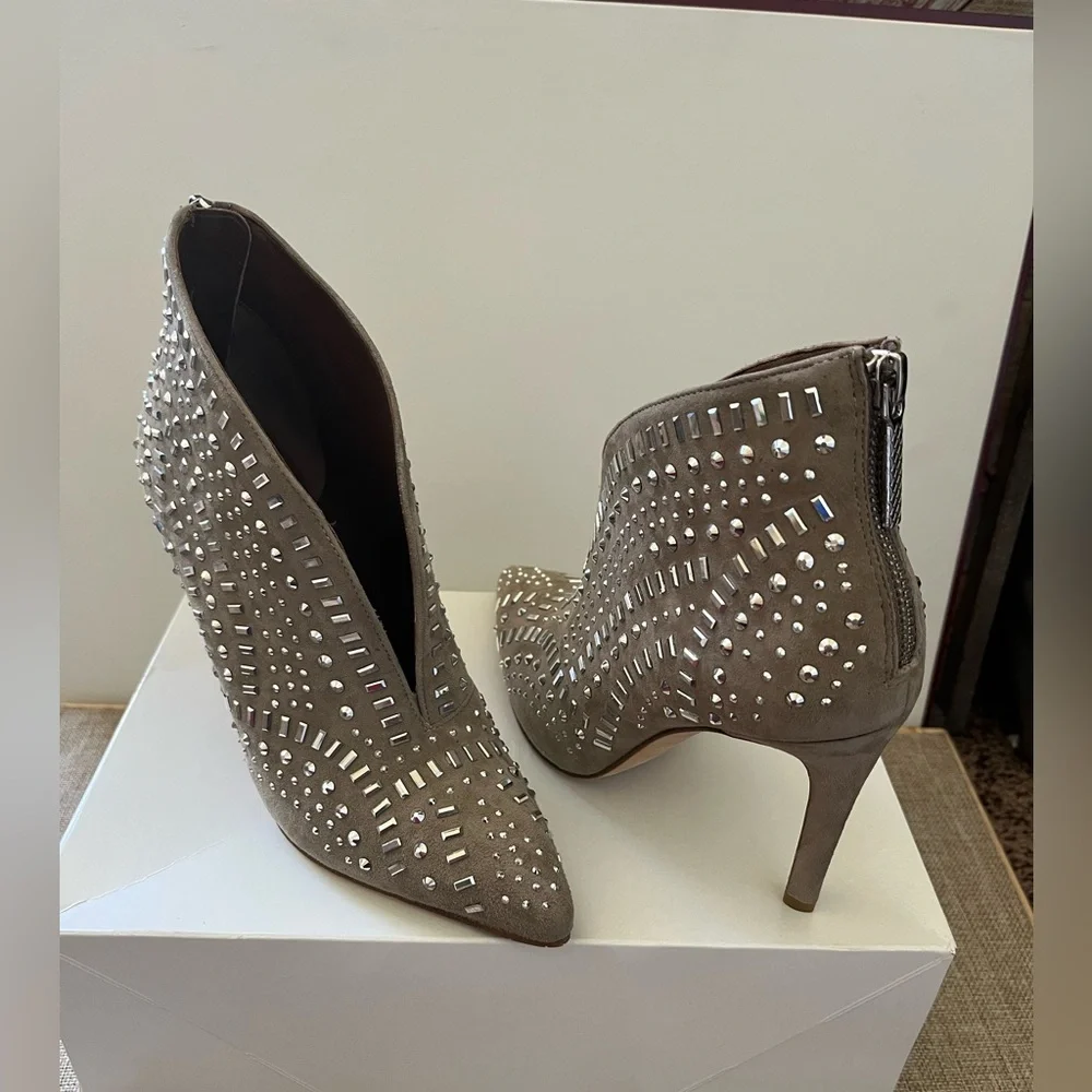 Donald J. Pliner Women's Studded Tan Heels - Picture 2 of 11